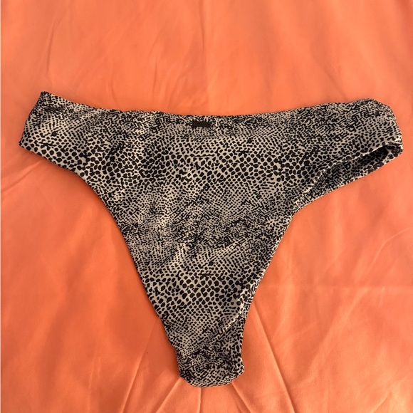 Volcom Black & Cream Leopard-Print Bikini Bottom - Picture 2 of 3